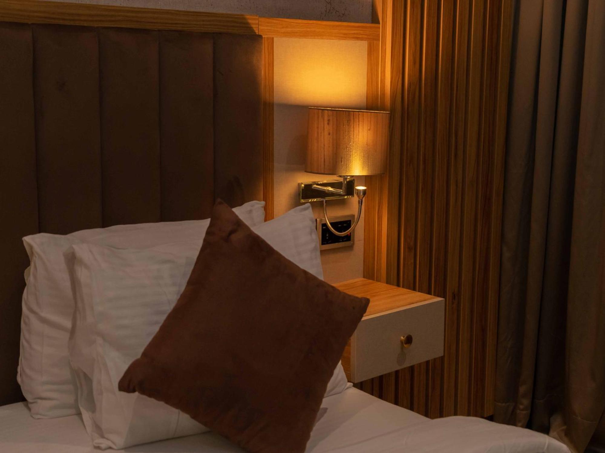 Watercress Hotels And Event Ikeja Ngoại thất bức ảnh