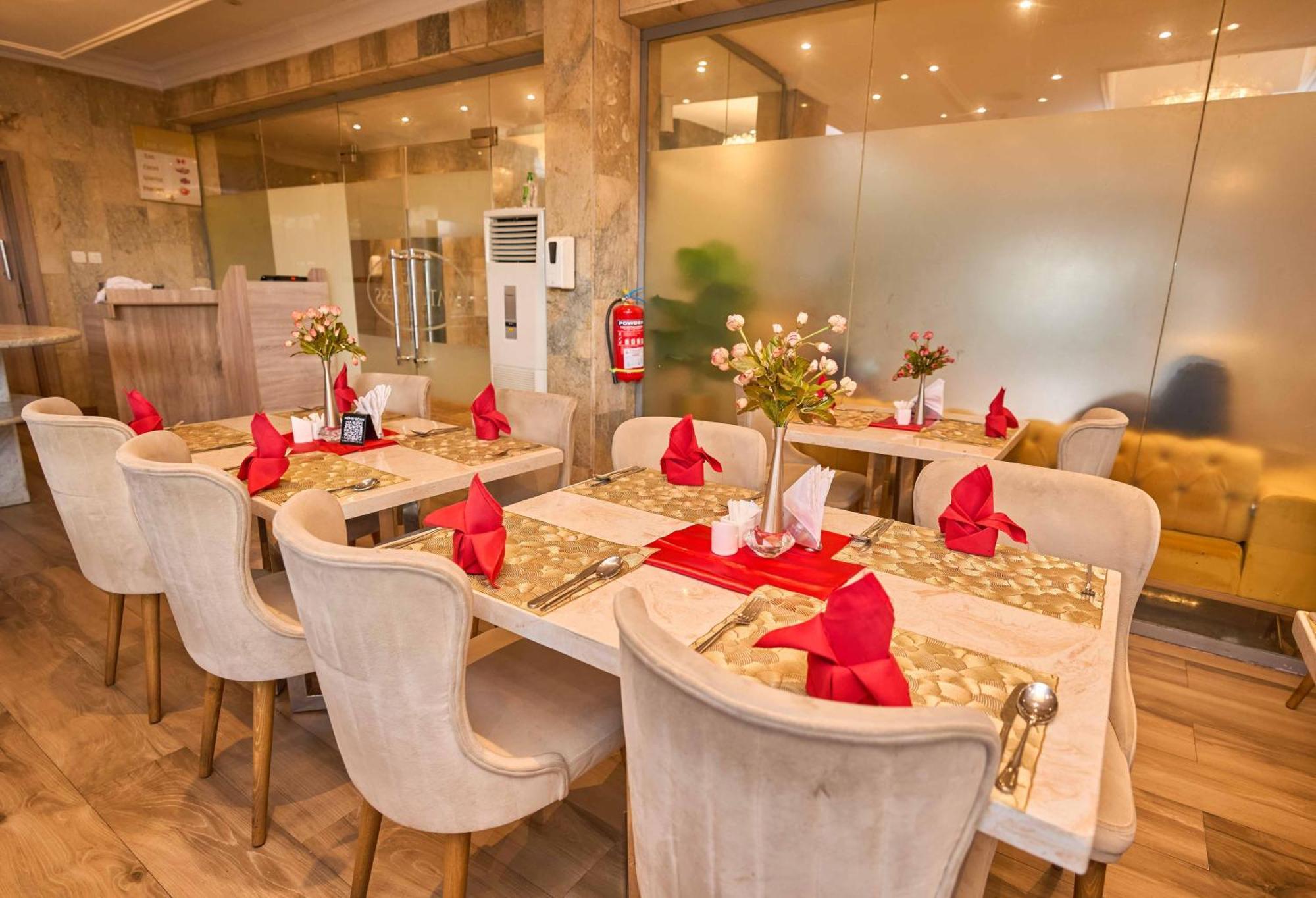Watercress Hotels And Event Ikeja Ngoại thất bức ảnh