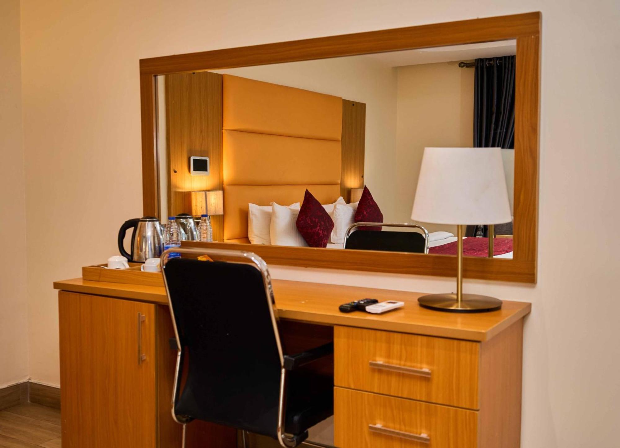 Watercress Hotels And Event Ikeja Ngoại thất bức ảnh